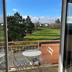 Appartement Grand Avec Balcon Et 2 *