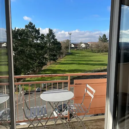 Appartement Grand Avec Balcon Et 2 *